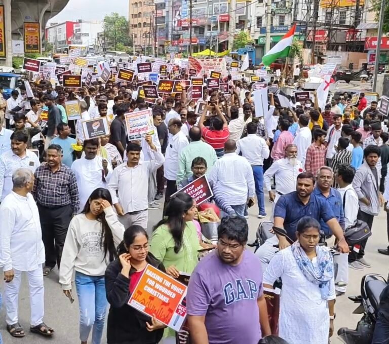 మణిపూర్ అల్లర్లకు నిరసనగా కూకట్ పల్లిలో 3000 మందితో క్రిస్టియన్ల ర్యాలీ